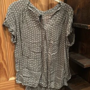 Cute Maurices short sleeve blouse!